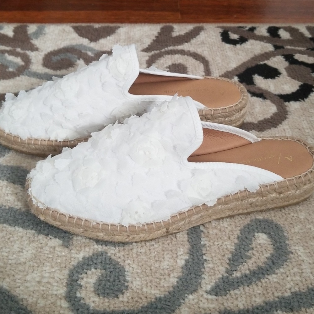 NEW floral/lace Anthropologie espadrilles mules